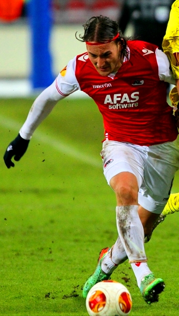 Ajax wil met Nemanja Gudelj aan een grote schoonmaak beginnen (Photo: soccer.ru)